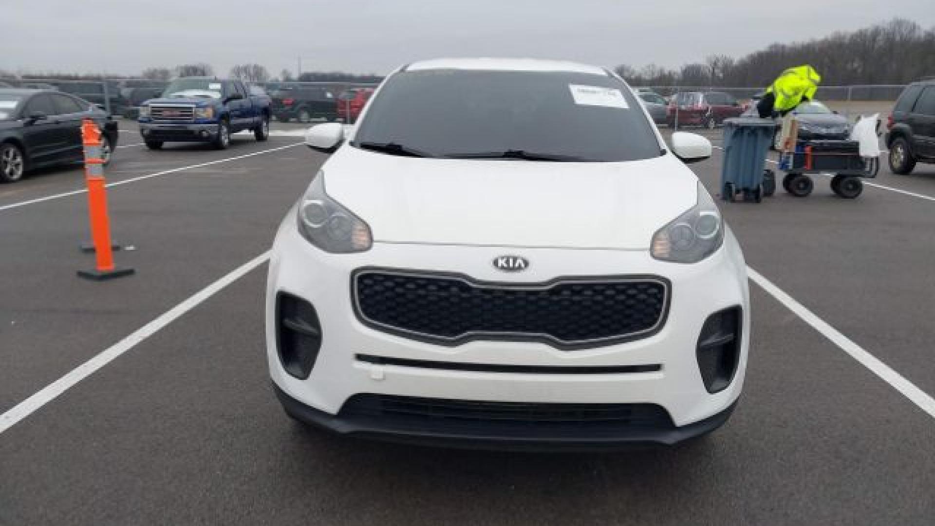 Kia - Sportage - 2019 - White - 38607736