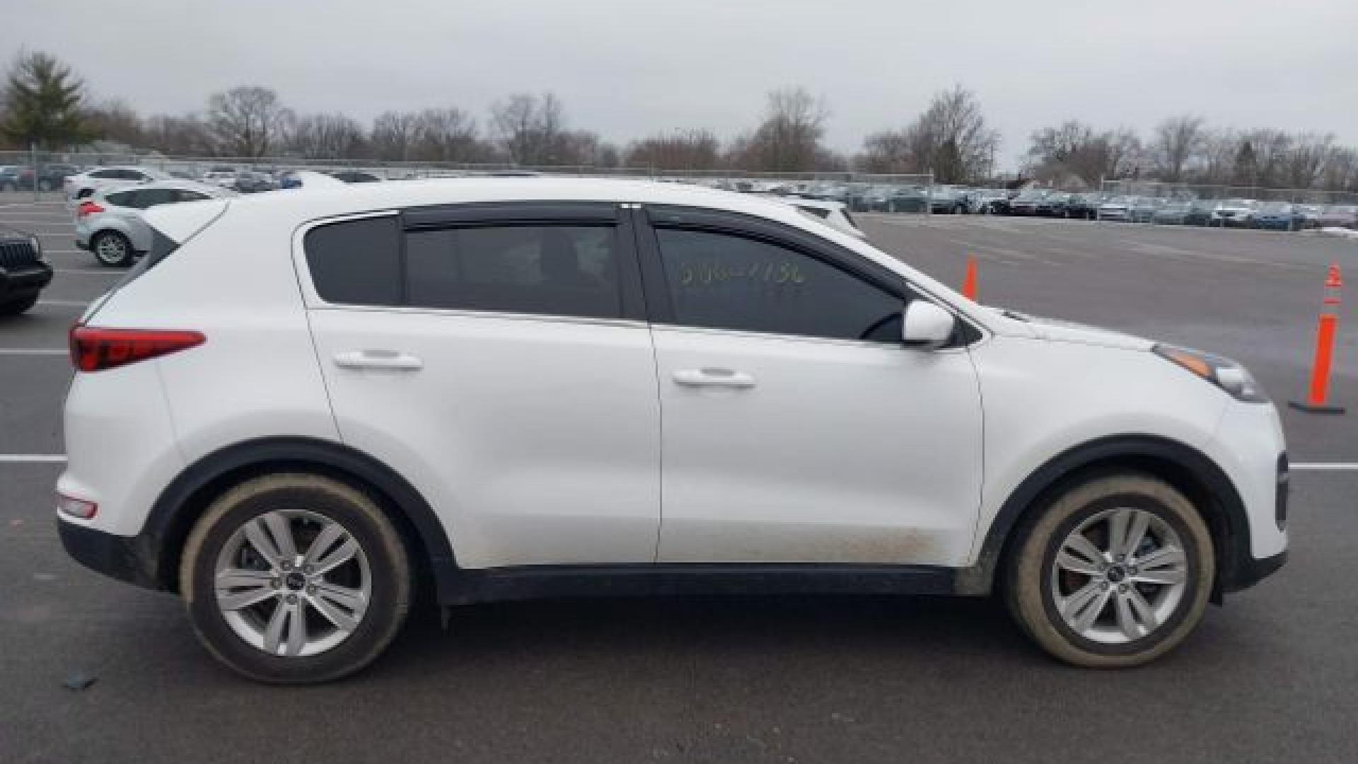 Kia - Sportage - 2019 - White - 38607736