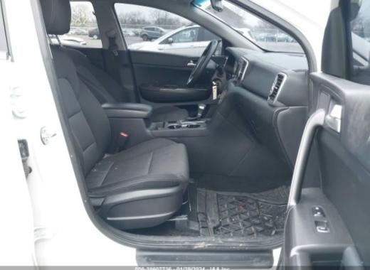Kia - Sportage - 2019 - White - 38607736