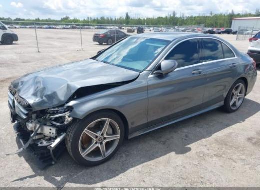 Mercedes - C300 - 2018 - Grey - 39749863