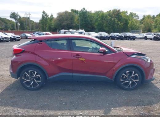 Toyota  - C-Hr  - 2018 - Red - 40342578