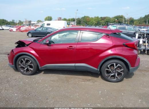 Toyota  - C-Hr  - 2018 - Red - 40342578