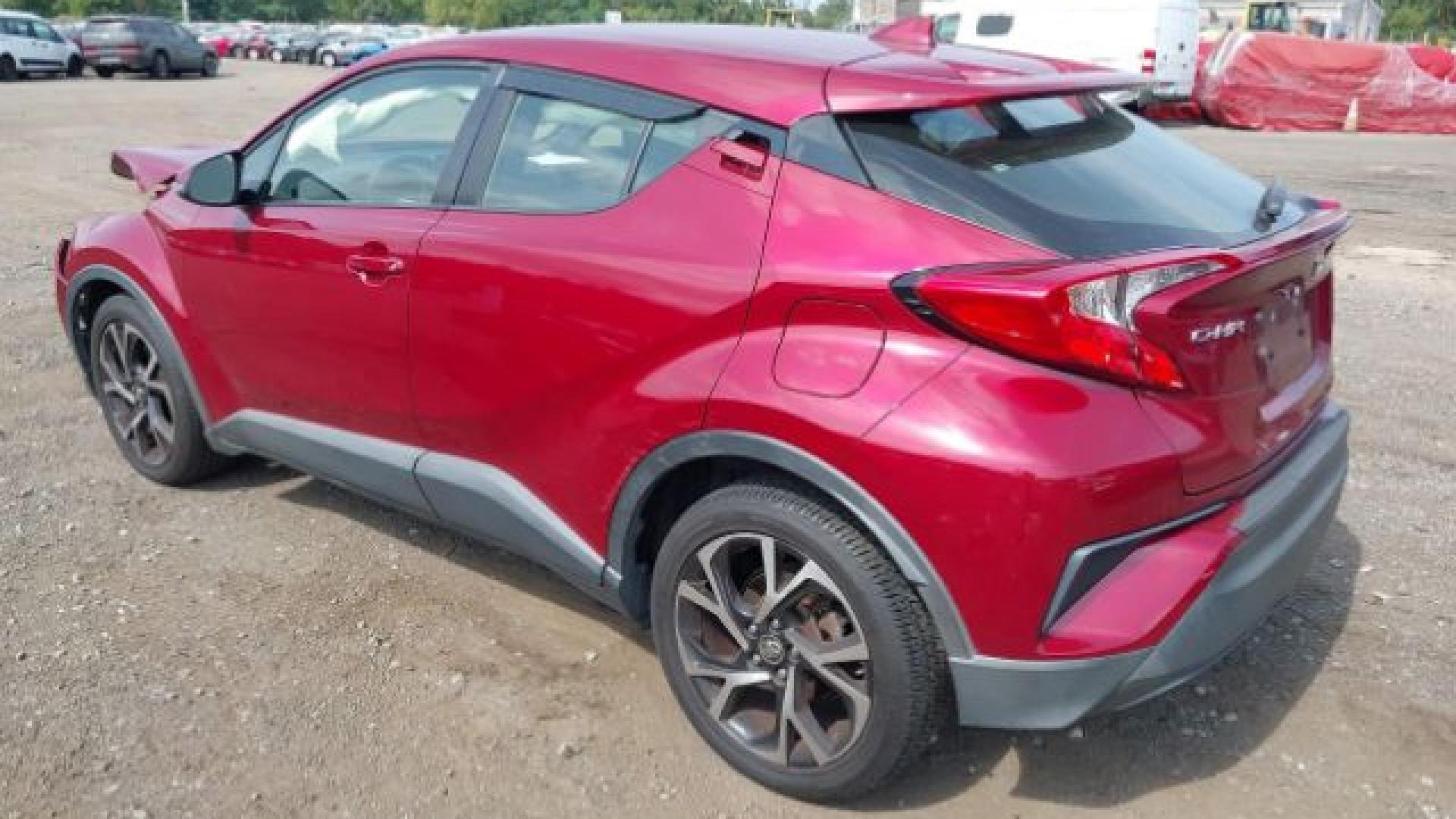 Toyota  - C-Hr  - 2018 - Red - 40342578