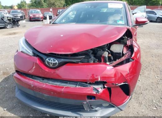 Toyota  - C-Hr  - 2018 - Red - 40342578