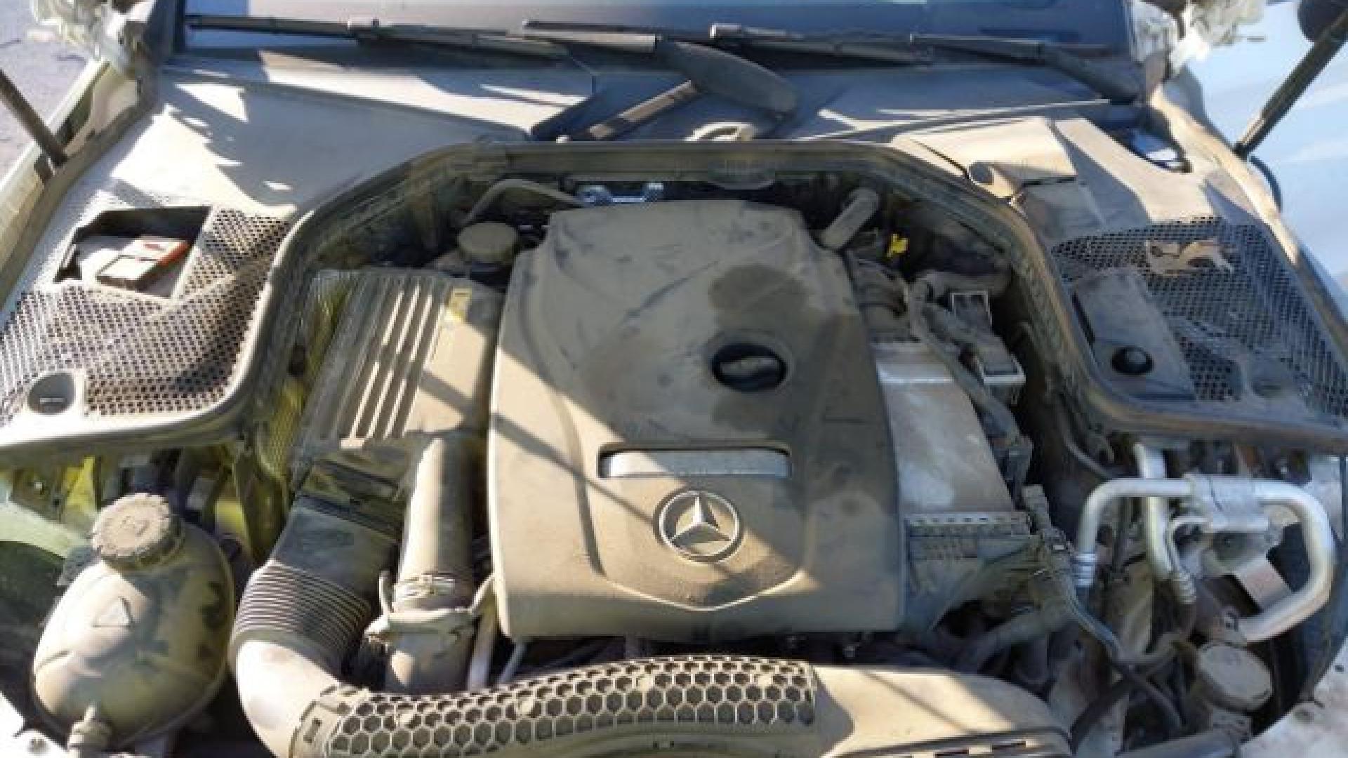 Mercedes - C300 - 2017 - White - 40655655