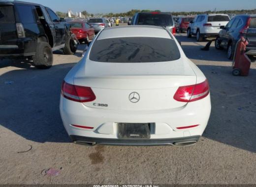 Mercedes - C300 - 2017 - White - 40655655