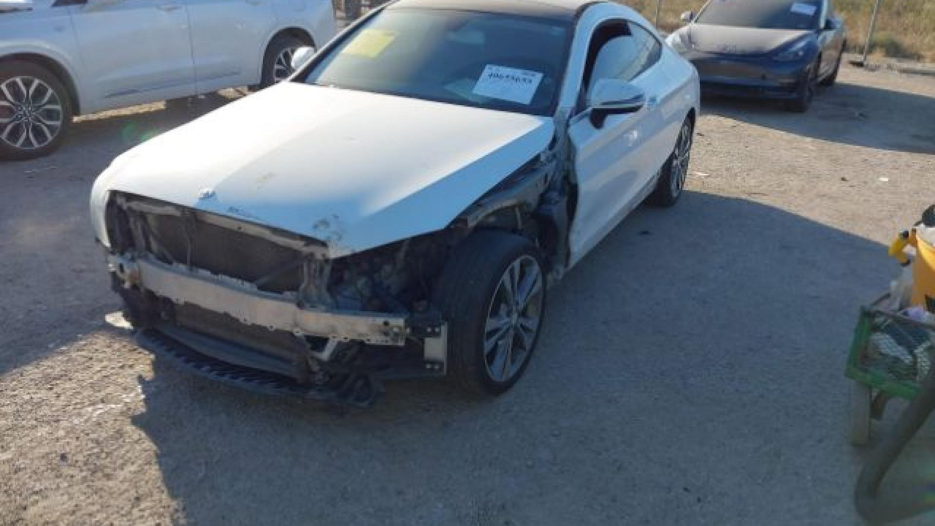 Mercedes - C300 - 2017 - White - 40655655