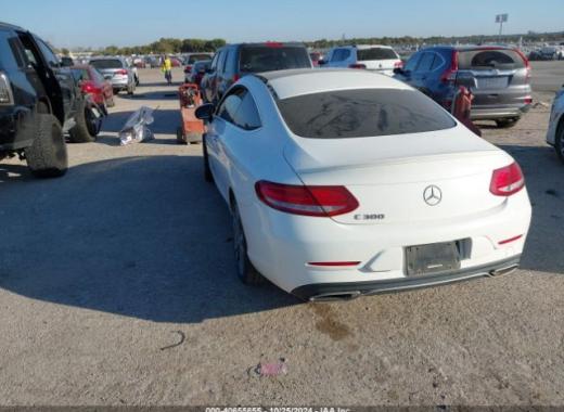 Mercedes - C300 - 2017 - White - 40655655
