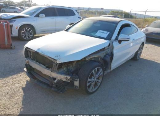 Mercedes - C300 - 2017 - White - 40655655