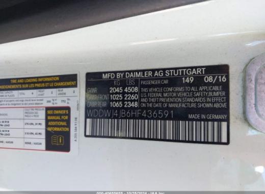 Mercedes - C300 - 2017 - White - 40655655