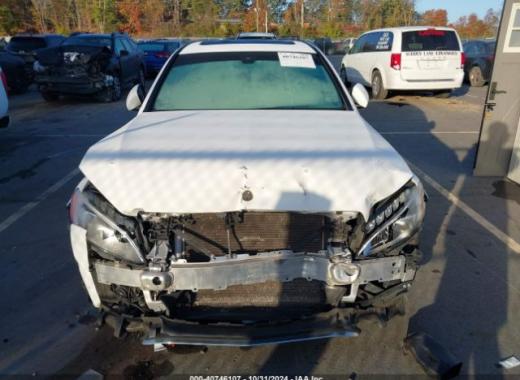 Mercedes - C300  - 2018 - White - 40746107