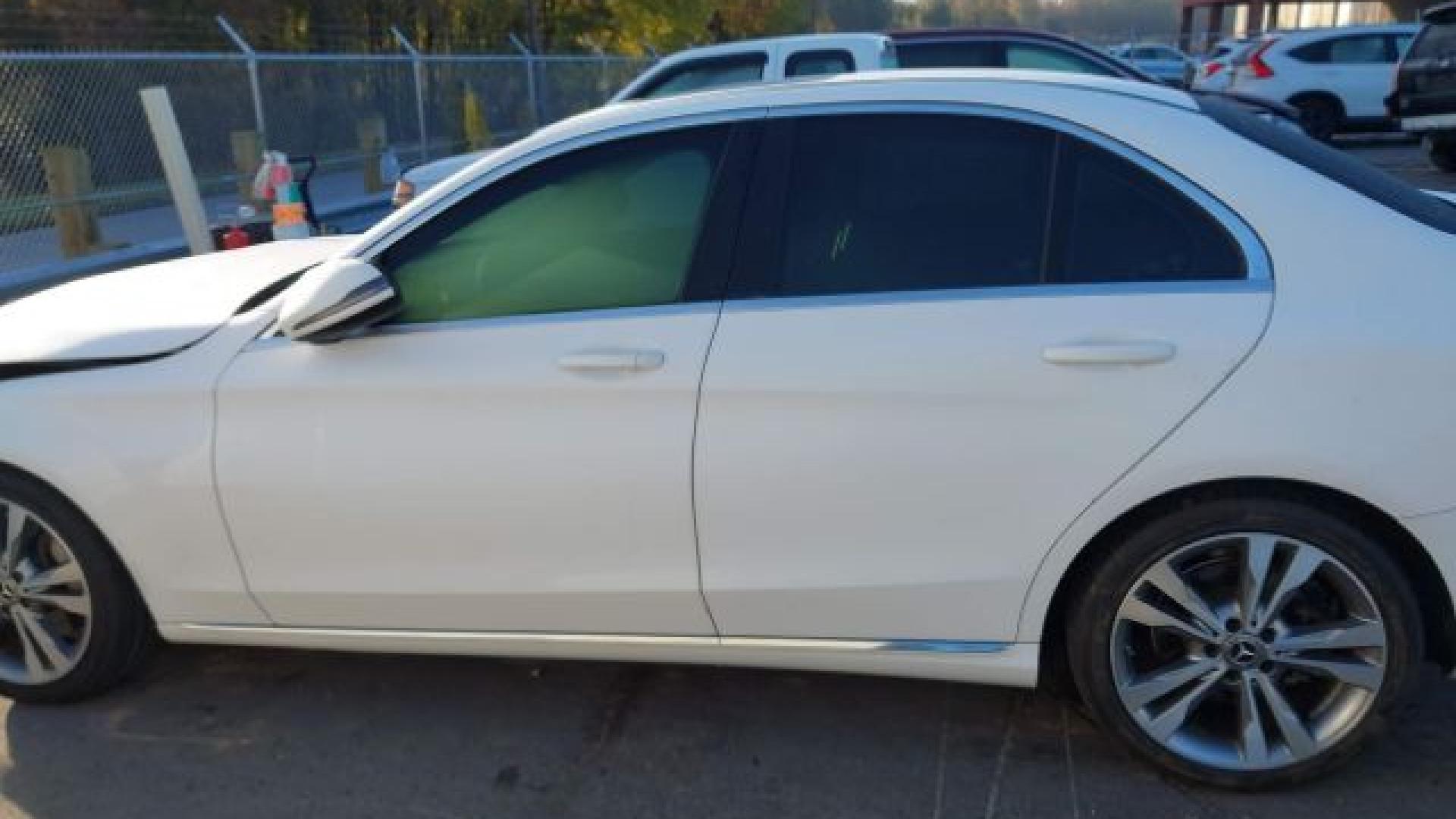 Mercedes - C300  - 2018 - White - 40746107