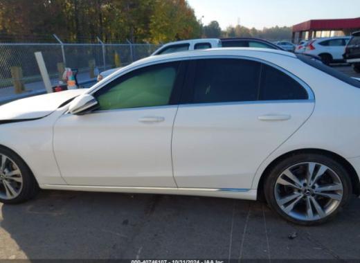 Mercedes - C300  - 2018 - White - 40746107