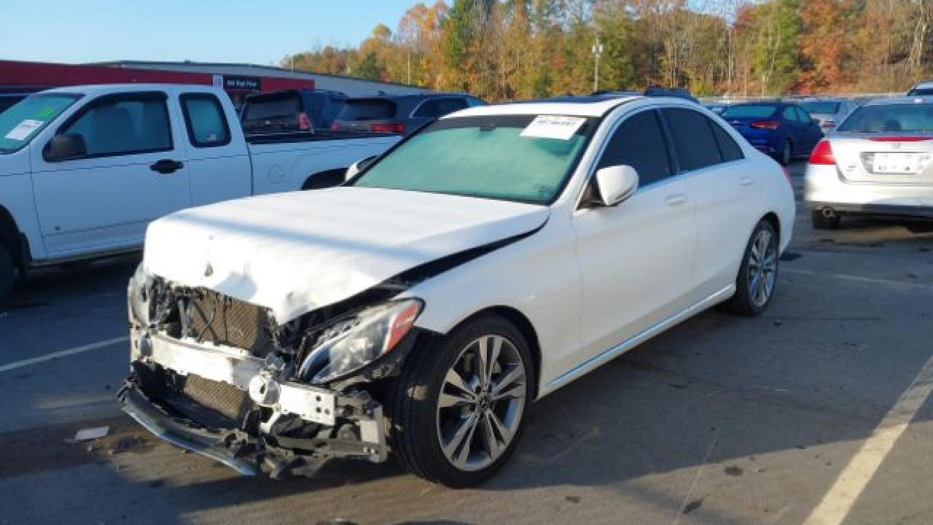 Mercedes - C300  - 2018 - White - 40746107