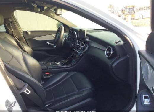 Mercedes - C300  - 2018 - White - 40746107