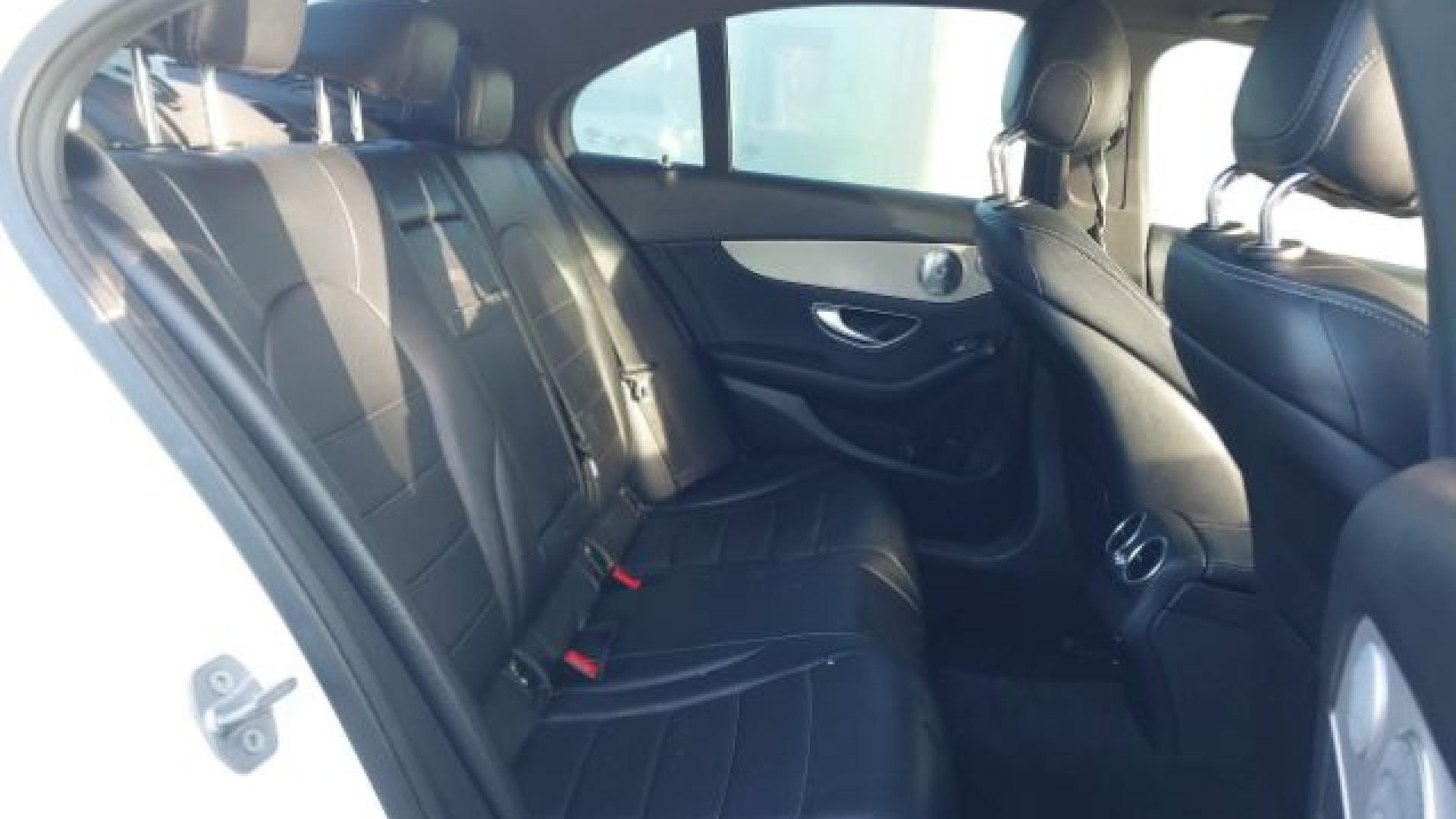 Mercedes - C300  - 2018 - White - 40746107