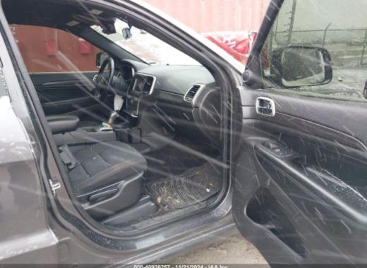 Jeep  - Grand Cherokee - 2018 - Grey - 40926257