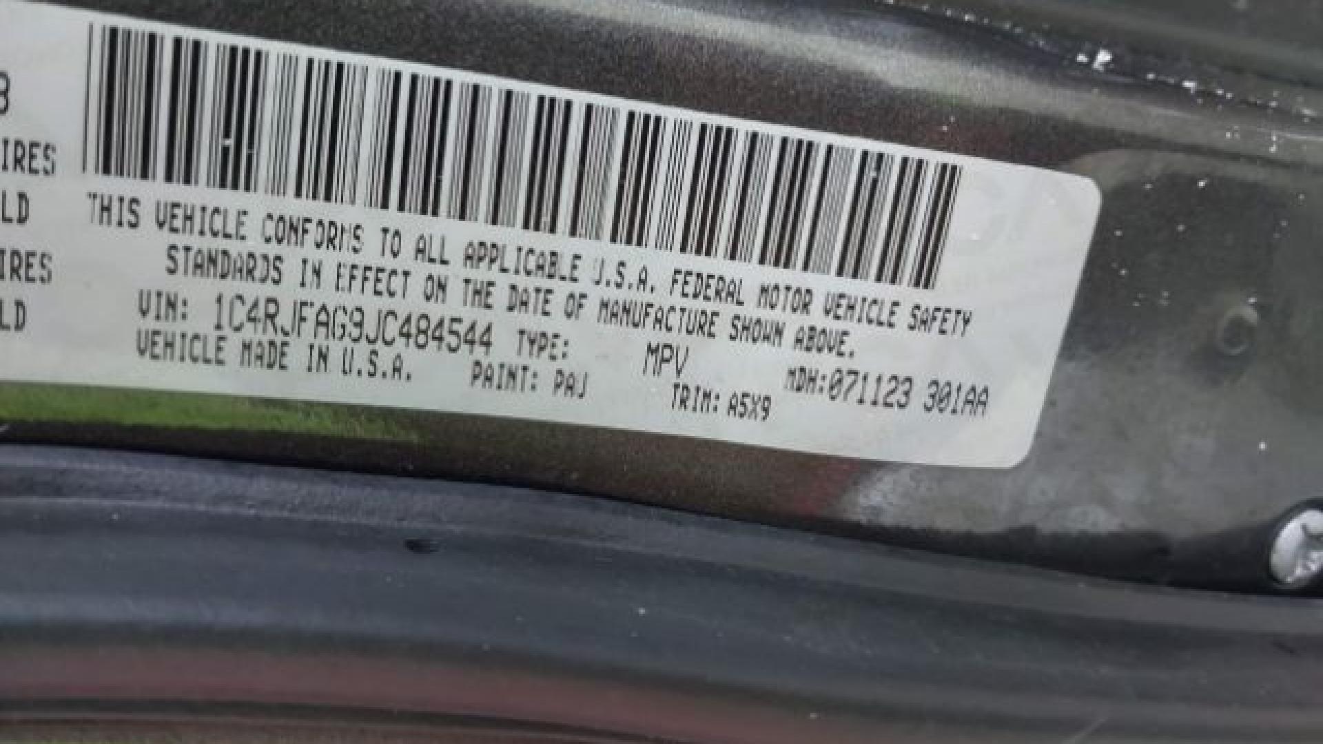 Jeep  - Grand Cherokee - 2018 - Grey - 40926257