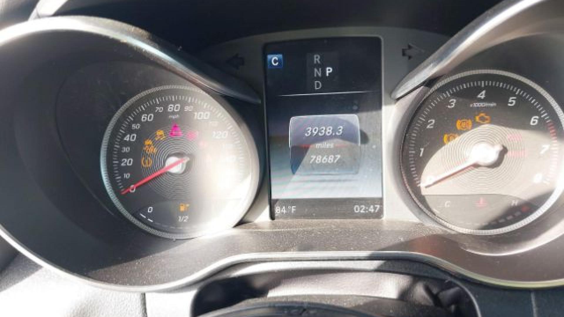 Mercedes - C300 - 2018 - Black - 40951885