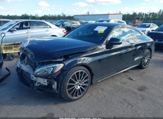 Mercedes - C300 - 2018 - Black - 40951885