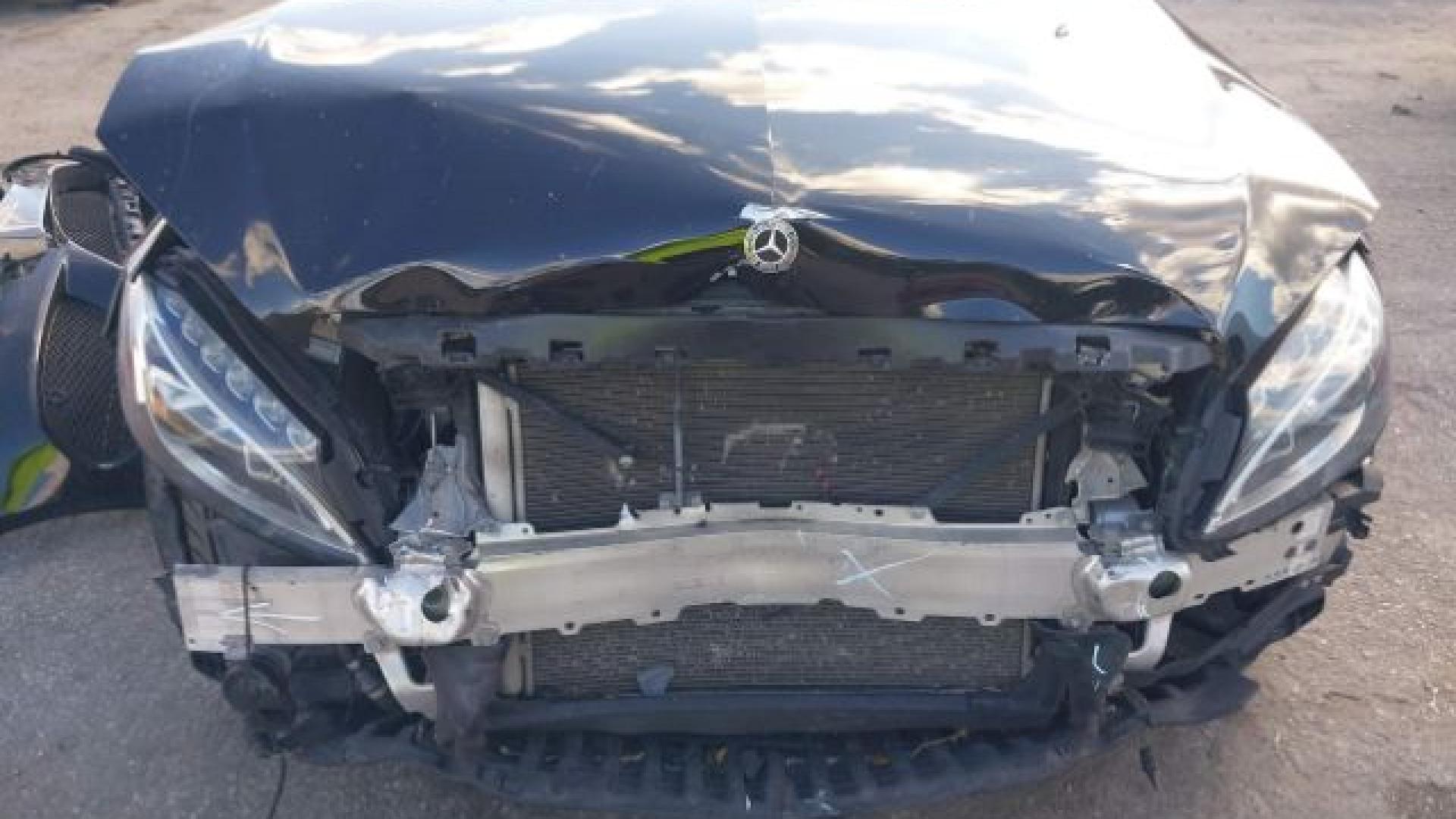 Mercedes - C300 - 2018 - Black - 40951885