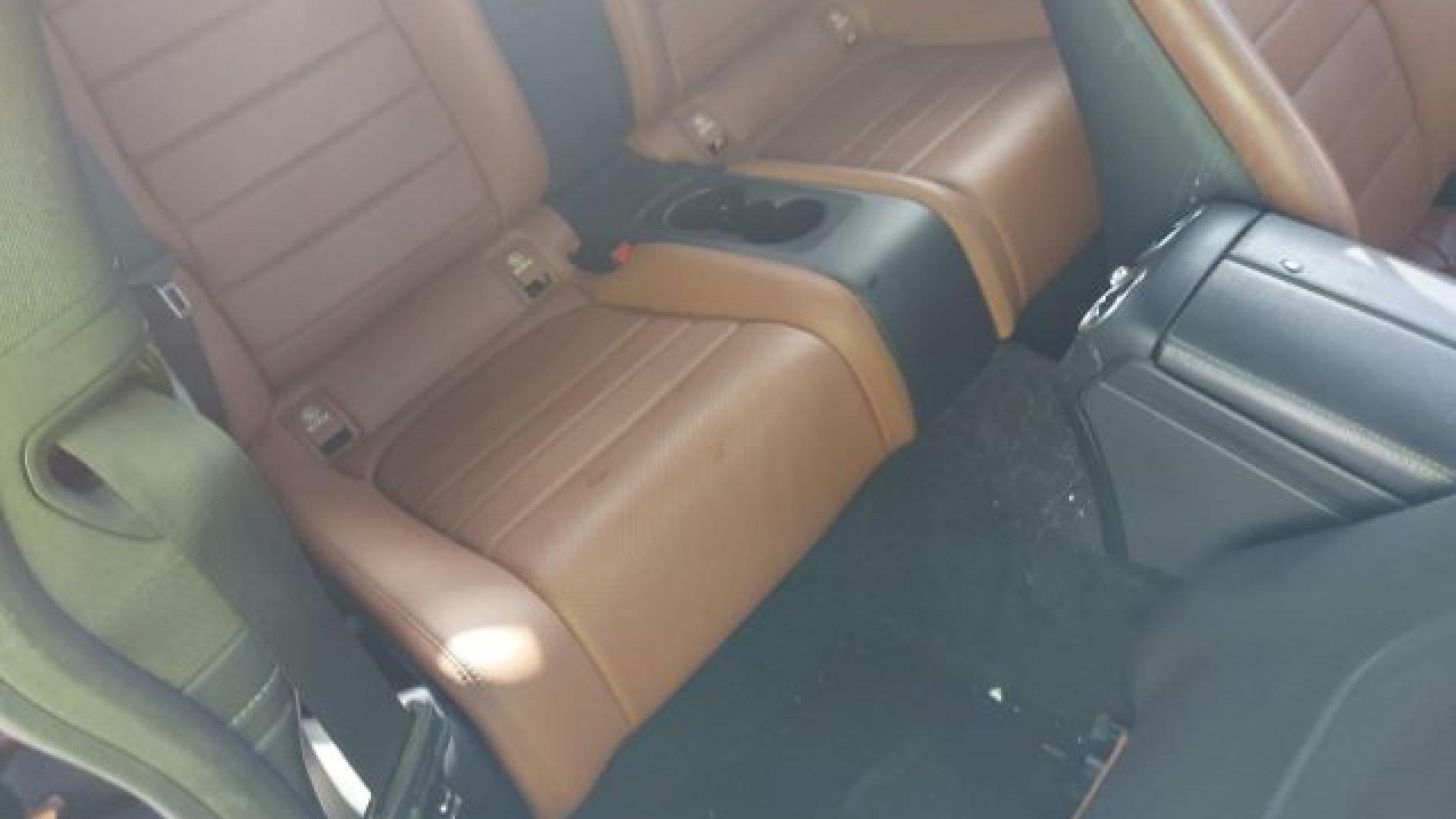 Mercedes - C300 - 2018 - Black - 40951885