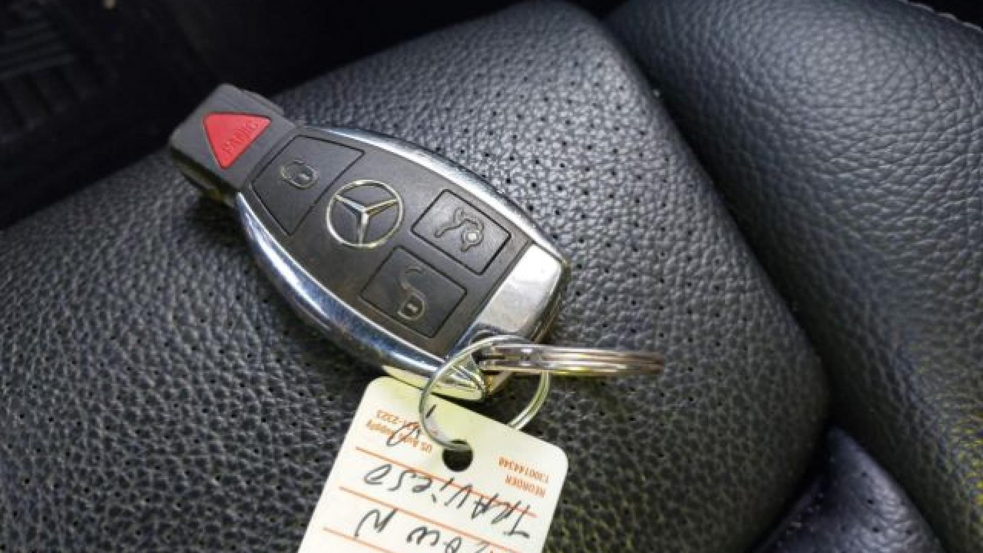 Mercedes - C300 - 2018 - Black - 40954637