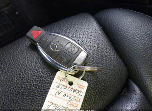 Mercedes - C300 - 2018 - Black - 40954637