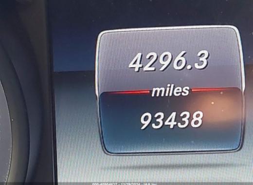 Mercedes - C300 - 2018 - Black - 40954637