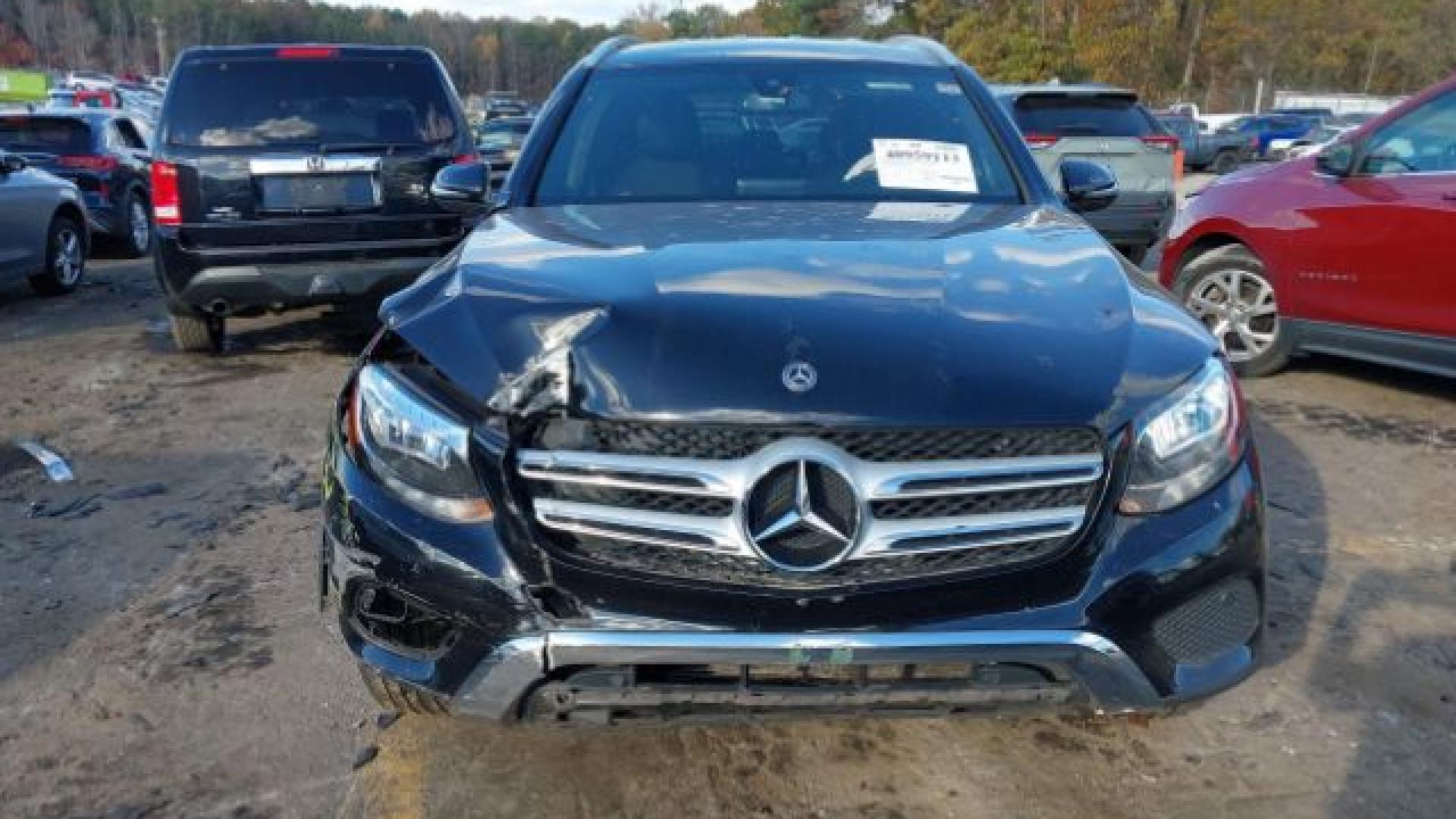 Mercedes-Glc-2017-Black-40959113