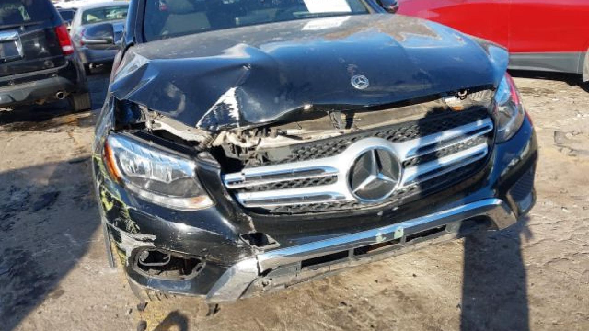 Mercedes-Glc-2017-Black-40959113