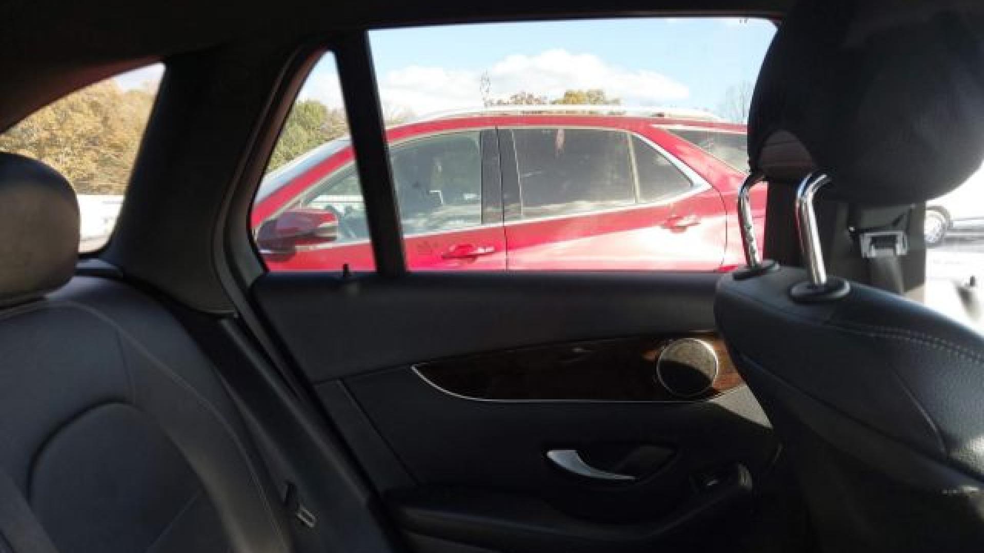 Mercedes-Glc-2017-Black-40959113