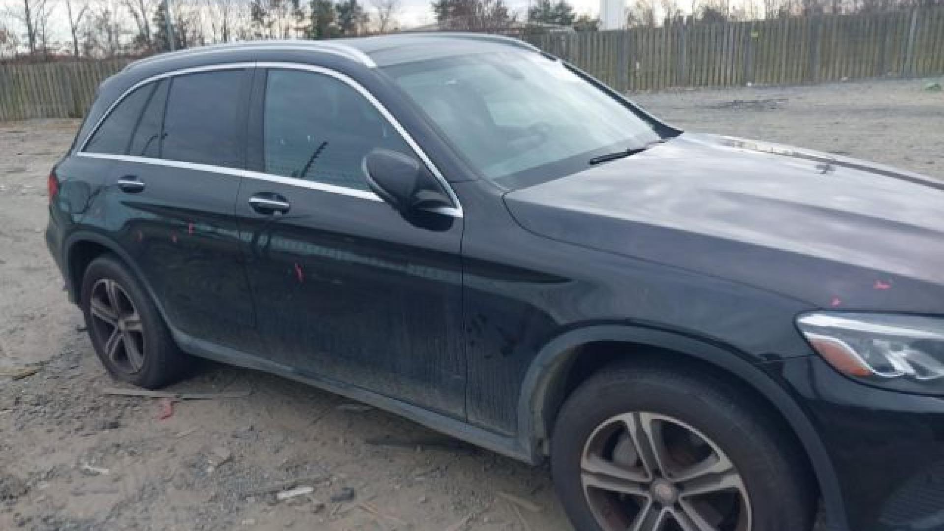 Mercedes - Glc 300 - 2017 - Black - 40993573