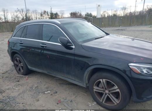 Mercedes - Glc 300 - 2017 - Black - 40993573