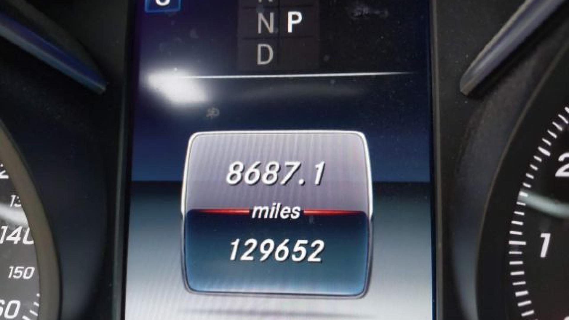 Mercedes - Glc 300 - 2017 - Black - 40993573