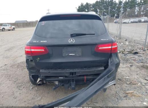 Mercedes - Glc 300 - 2017 - Black - 40993573