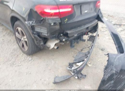 Mercedes - Glc 300 - 2017 - Black - 40993573