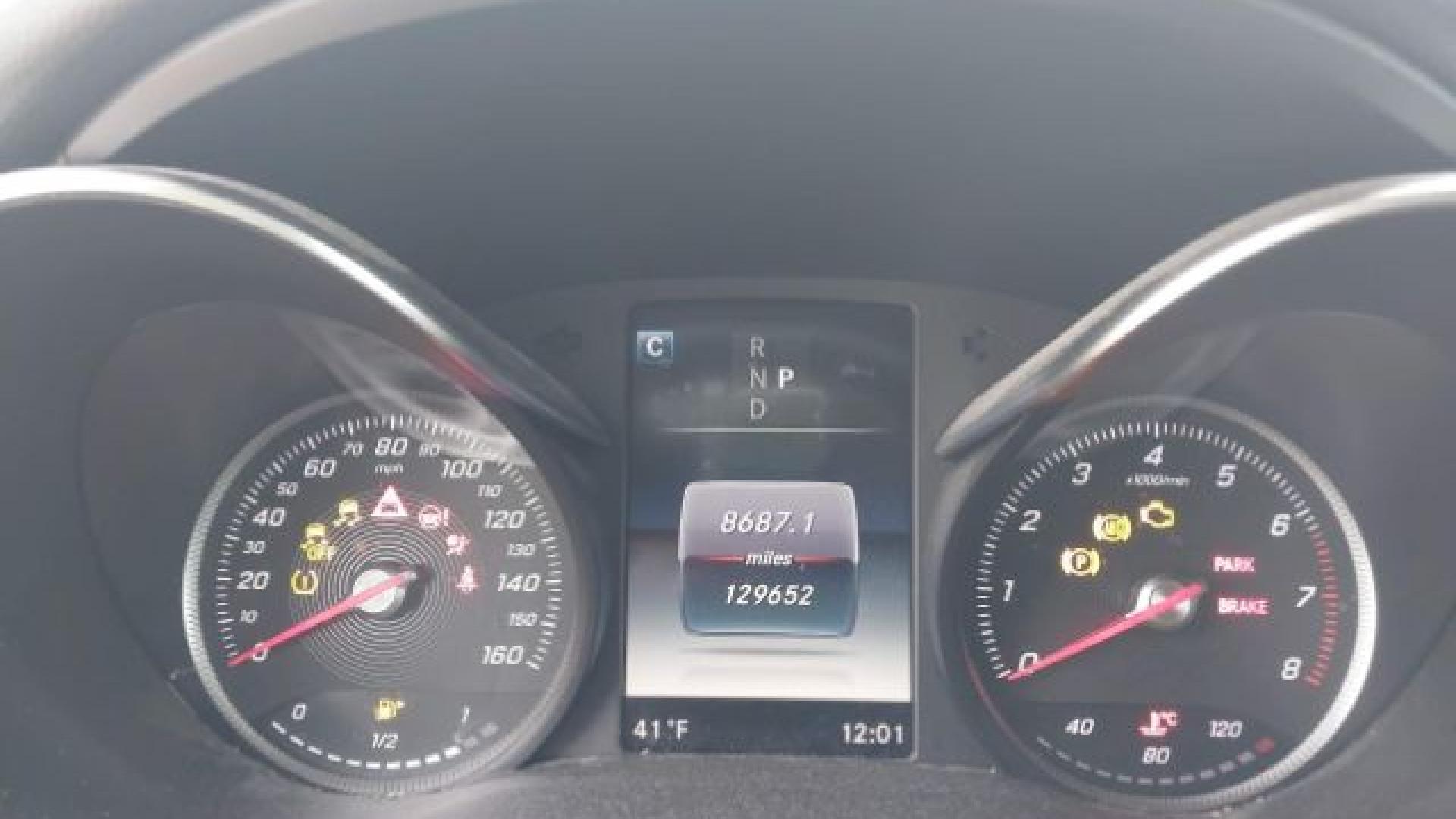 Mercedes - Glc 300 - 2017 - Black - 40993573