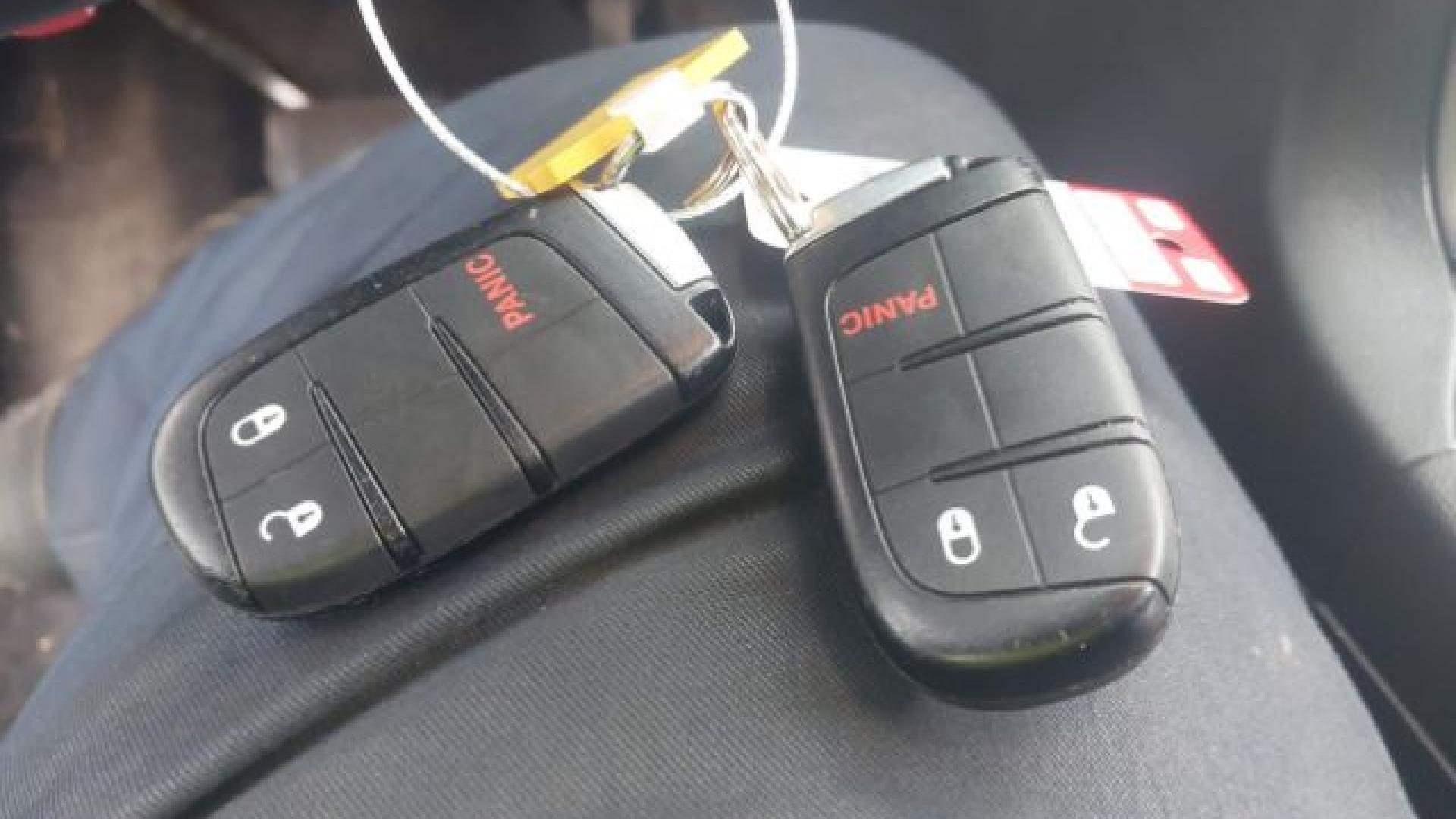 Jeep  - Grand Cherokee - 2017 - Grey - 41006835