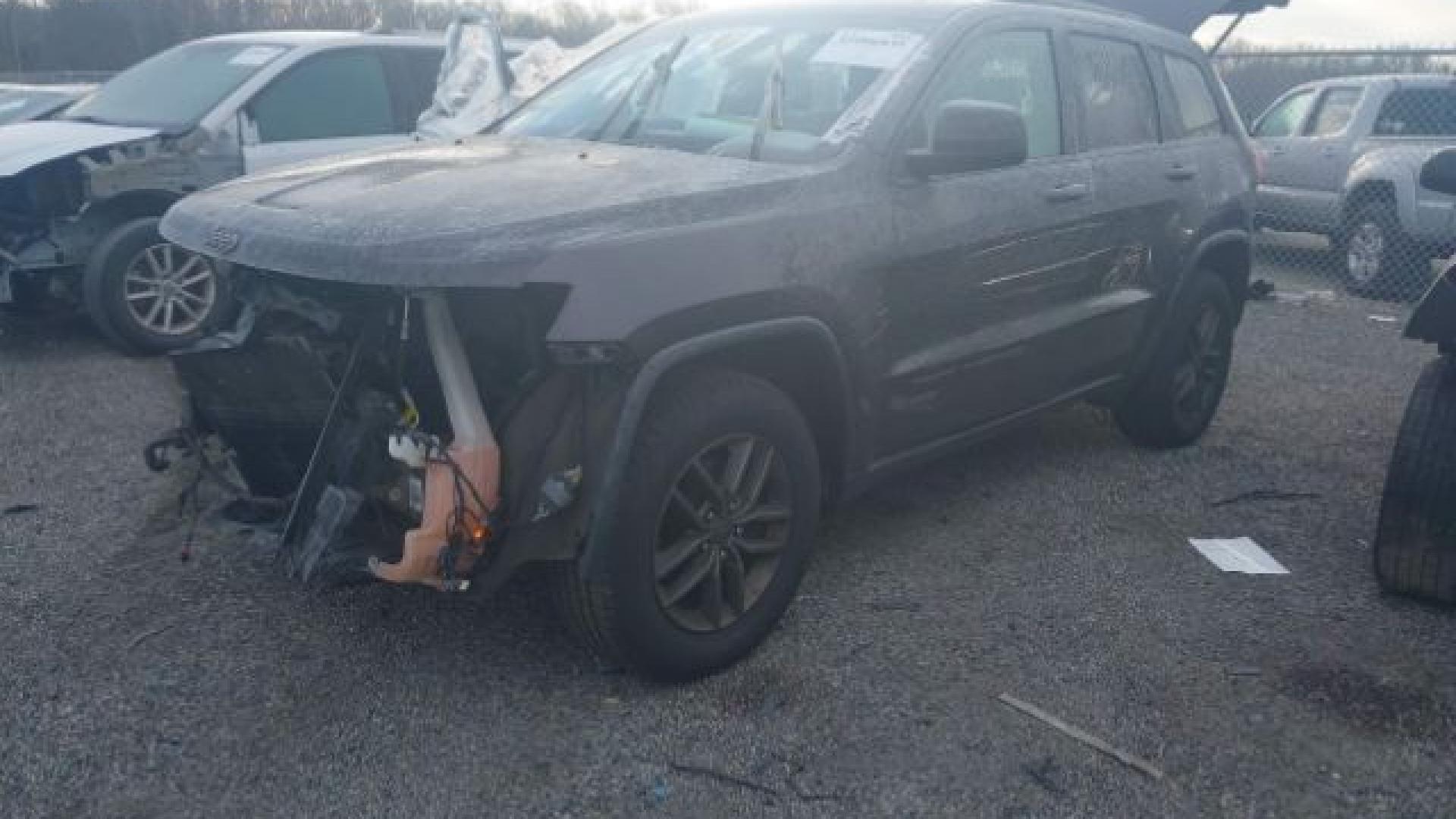 Jeep  - Grand Cherokee - 2017 - Grey - 41006835