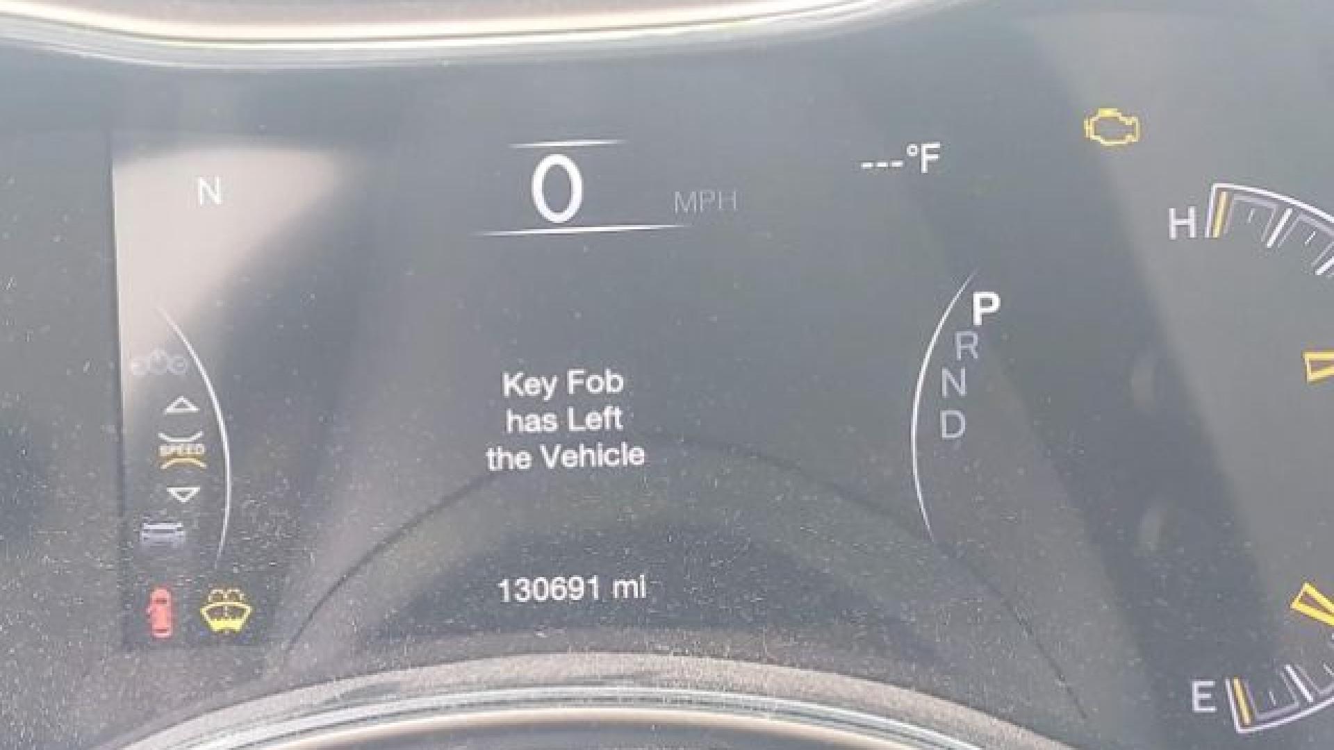 Jeep  - Grand Cherokee - 2017 - Grey - 41006835