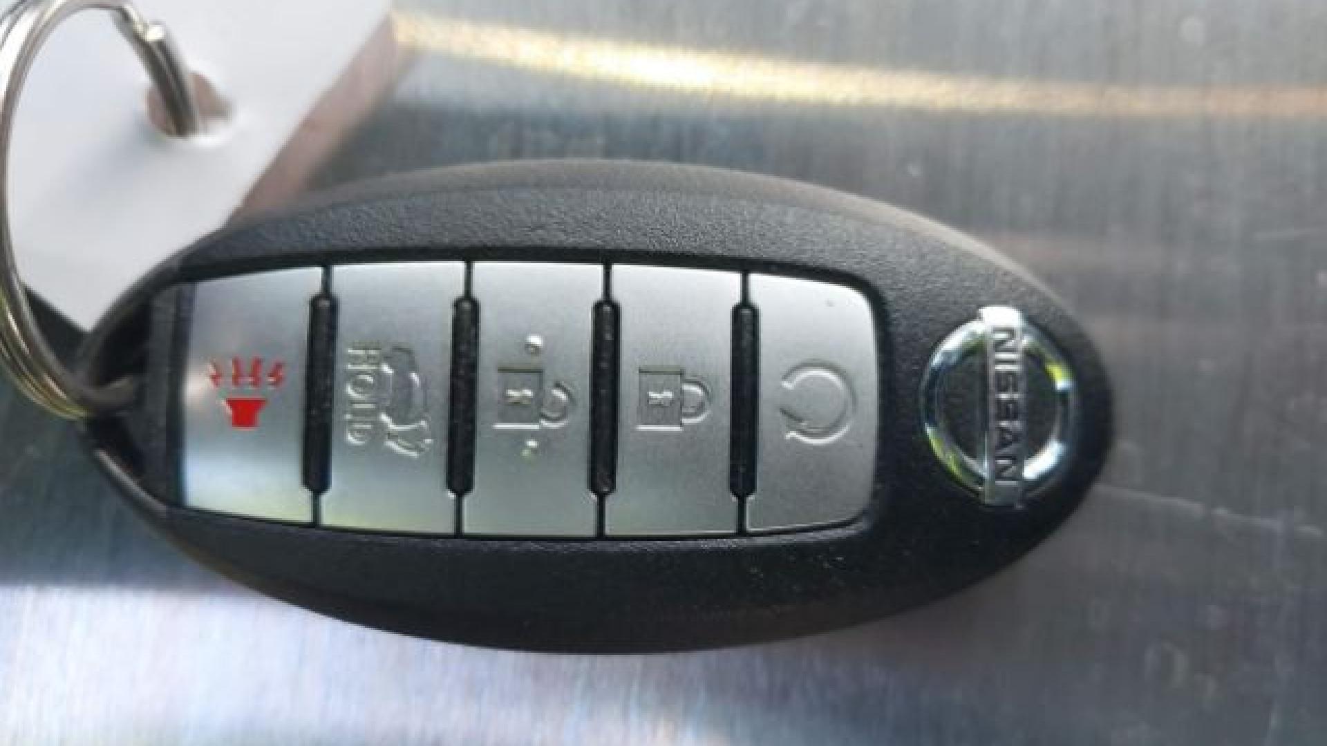 Nissan  - Rogue - 2018 - Black - 41012200