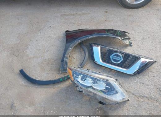 Nissan  - Rogue - 2018 - Black - 41012200