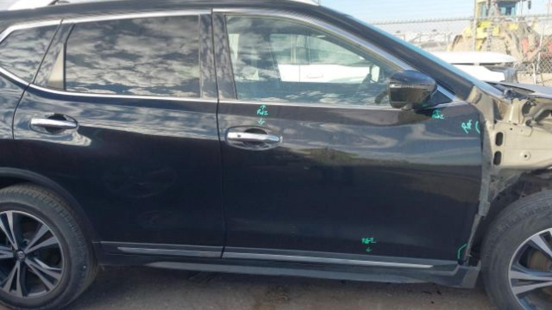 Nissan  - Rogue - 2018 - Black - 41012200