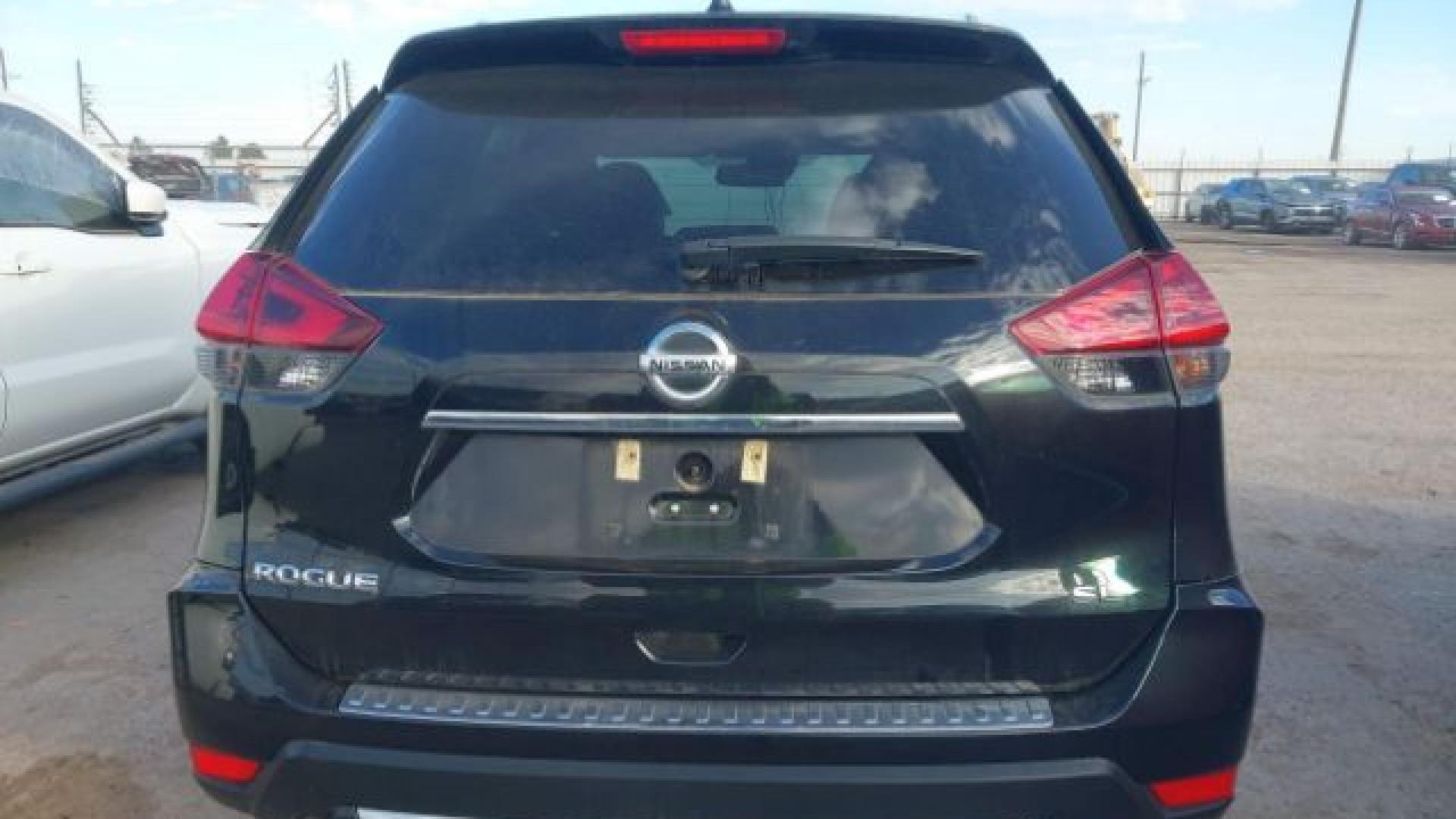 Nissan  - Rogue - 2018 - Black - 41012200