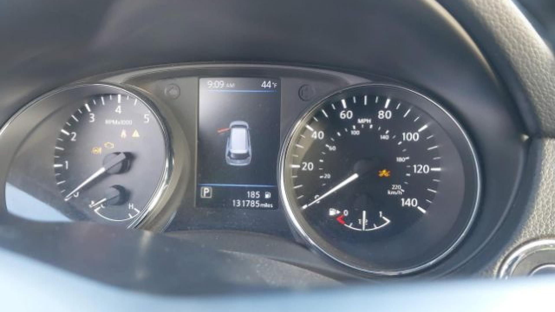 Nissan  - Rogue - 2018 - Black - 41012200