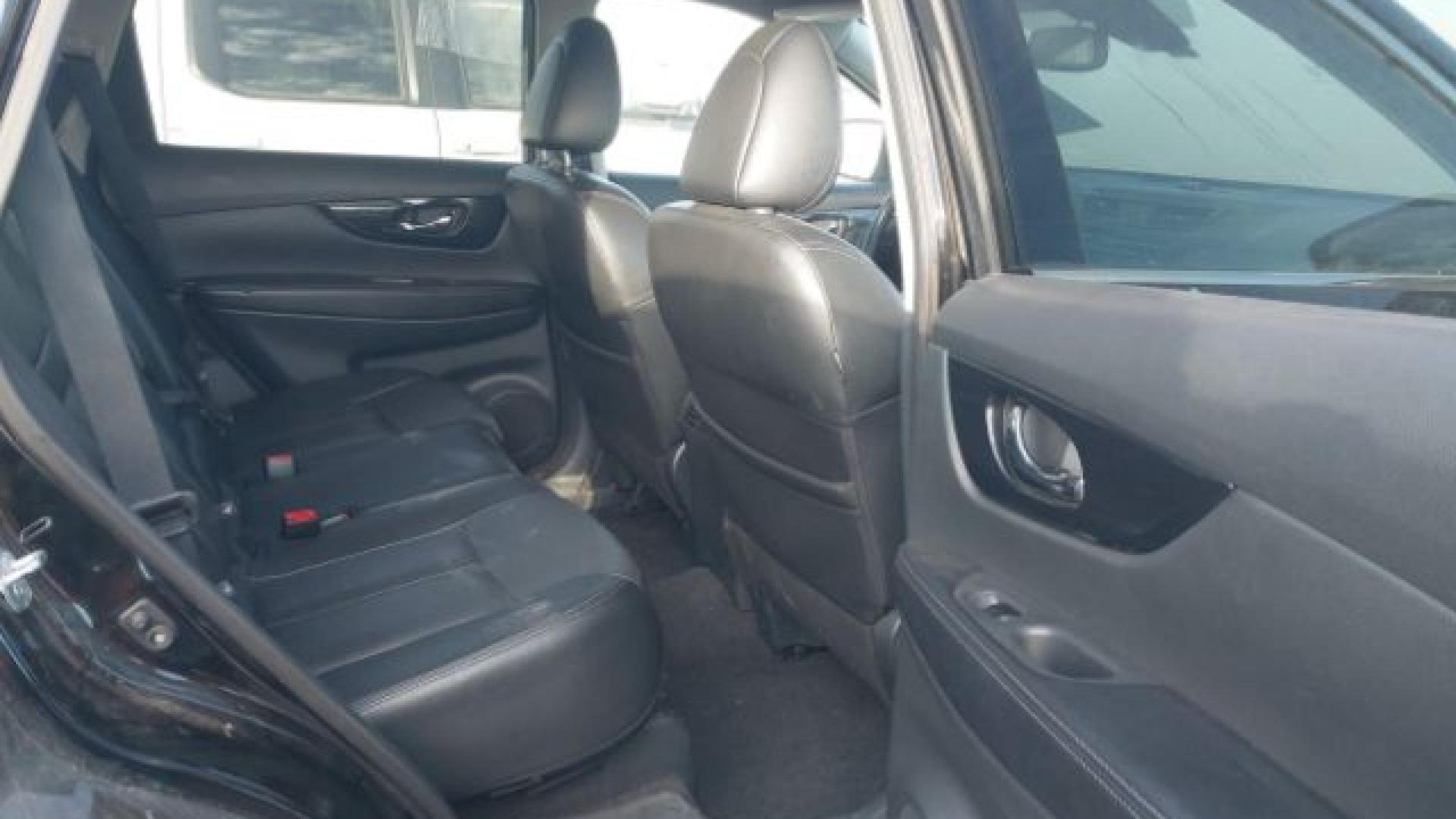 Nissan  - Rogue - 2018 - Black - 41012200