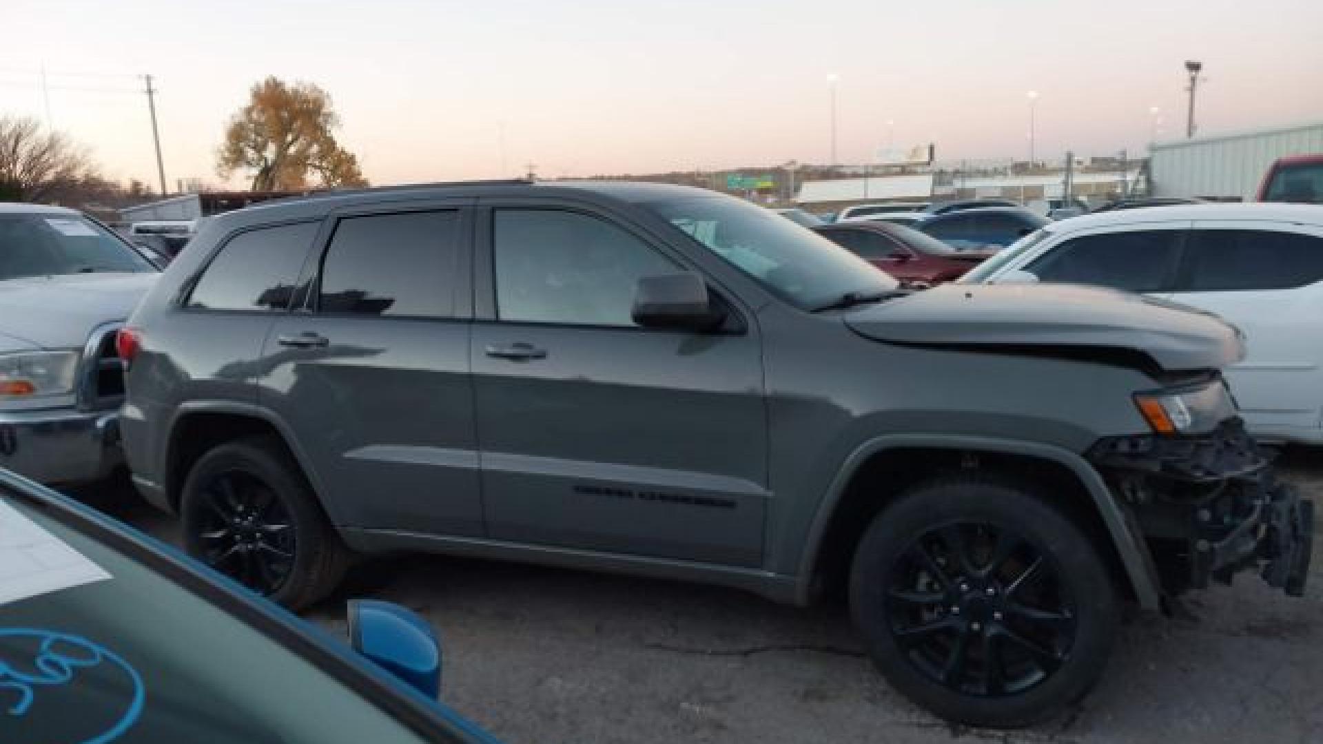 Jeep  - Grand Cherokee - 2019 - Nardo Grey - 41013845