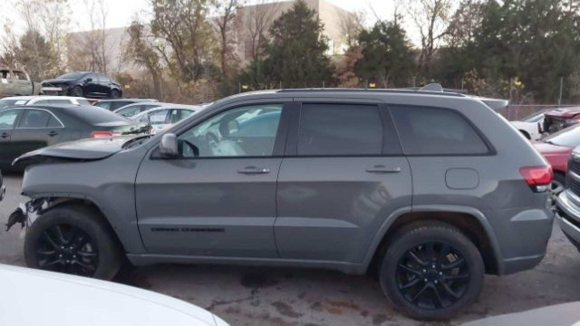 Jeep  - Grand Cherokee - 2019 - Nardo Grey - 41013845