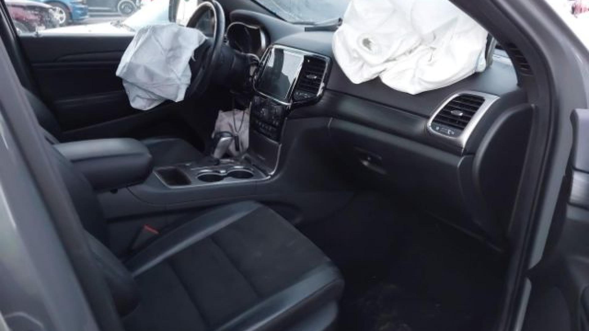 Jeep  - Grand Cherokee - 2019 - Nardo Grey - 41013845